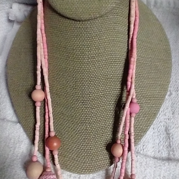 Long orange pink wood crochet beaded necklace boho - Picture 4 of 5